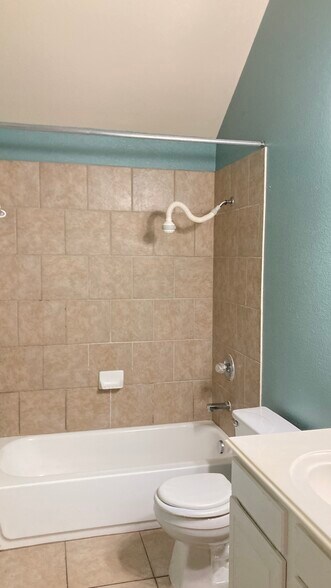 Building Photo - 340 Turquoise Dr