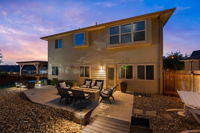 Building Photo - 116 Silkstone St