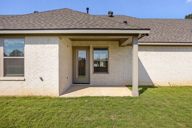 Building Photo - 3195 Dogwood Pk Blvd