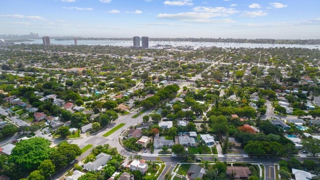 Building Photo - 3600 Westview Ave