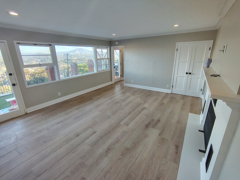 Building Photo - 4343 Valle Dr