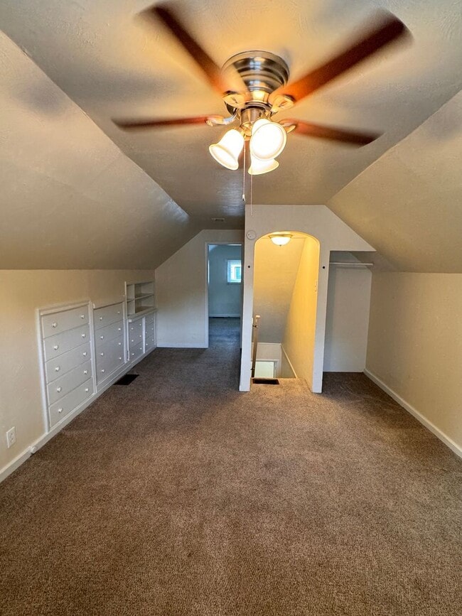 Building Photo - 275 S Edgehill Ave