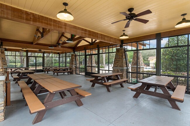 Building Photo - RENOVATED 5 BEDROOM FENCED IN, GOLF FRONTA...