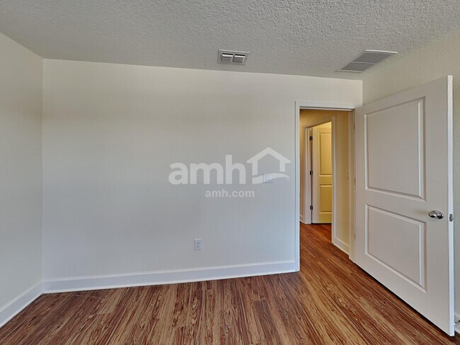 Building Photo - 3014 Rolling Acrs Rd