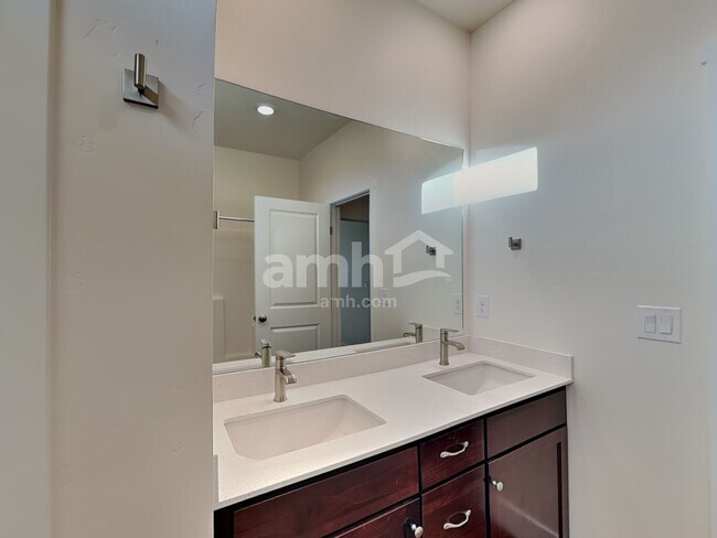 Building Photo - 5138 W White Ash Ct