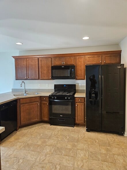 KITCHEN - 1267 Da Vinci Dr