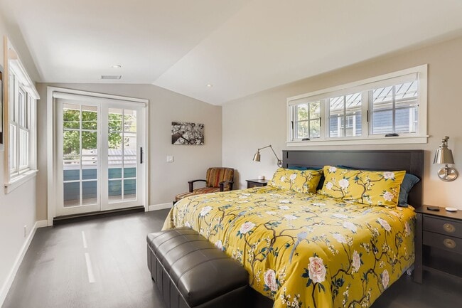 Building Photo - Beautiful Fully Furnished New Build in Newlands