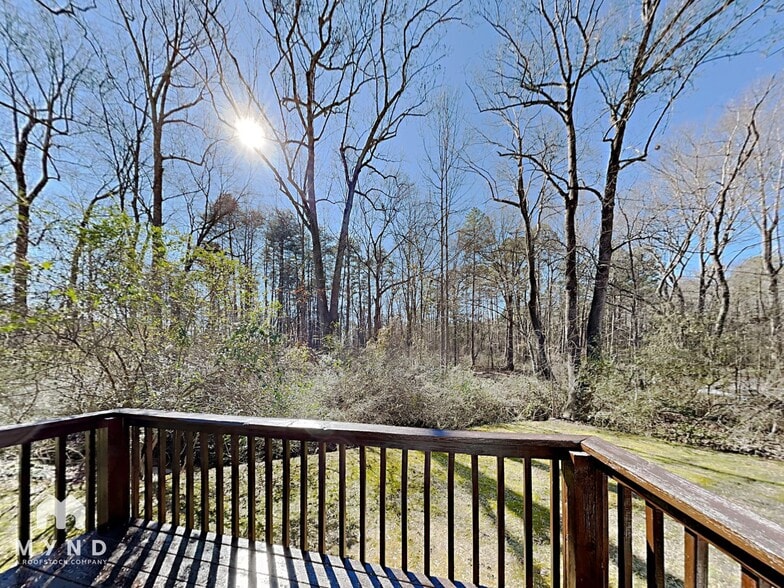 Building Photo - 720 Bermuda Ave