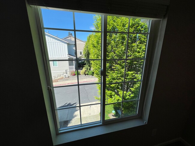 Building Photo - Morningside 3 Bedroom Townhome Happy Vally