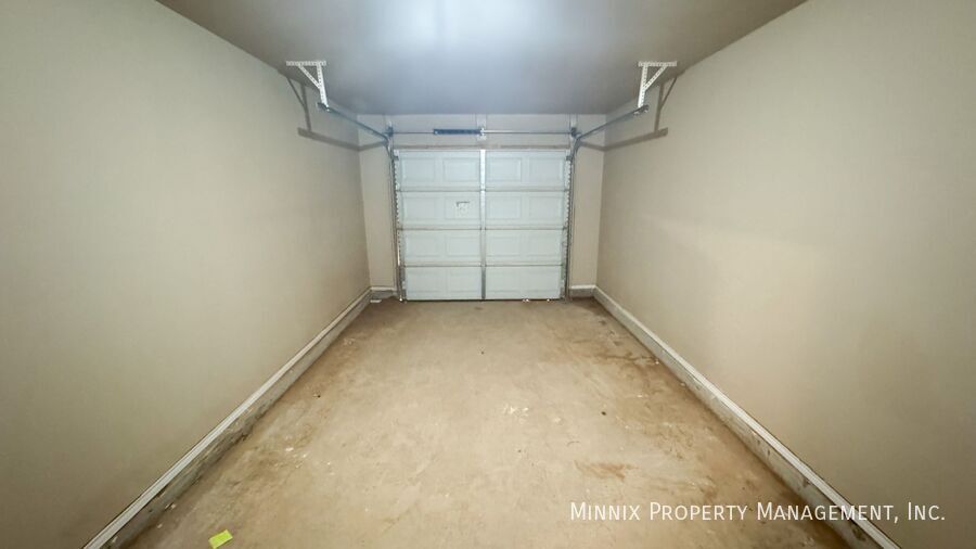 Building Photo - 7412 5th St