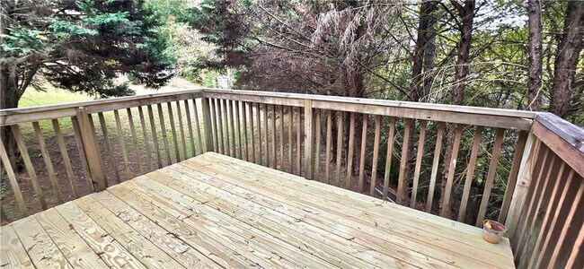 Building Photo - 610 James Ridge Dr