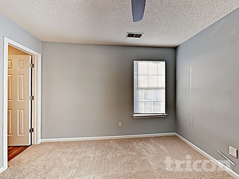 Building Photo - 208 E Waverly Pl Ct