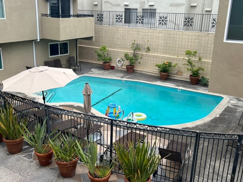 Pool - 11646 Chenault St