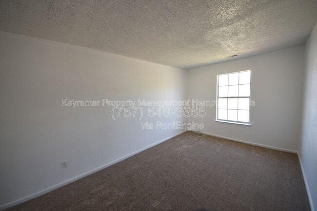 Building Photo - 701 Nottaway Dr