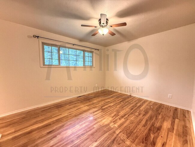 Building Photo - **MOVE-IN SPECIAL** Bright & Open Country Homes Rancher