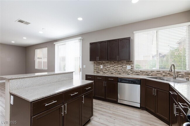 Building Photo - 6813 Baby Jade Ct