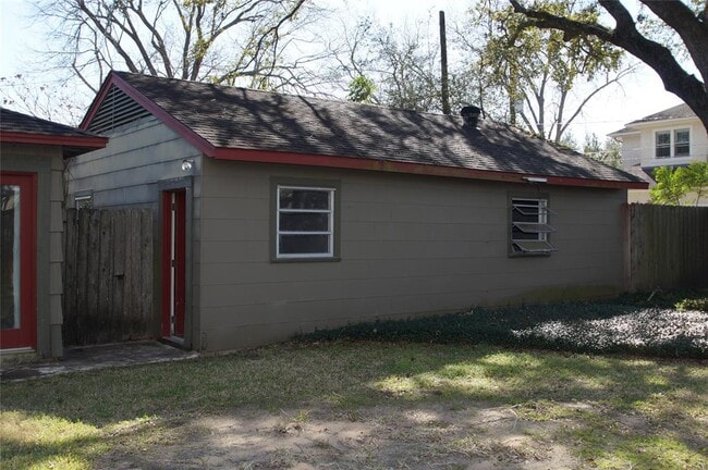 Building Photo - 5564 Aspen St