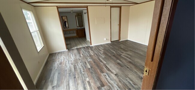 Building Photo - 204 E Browning St