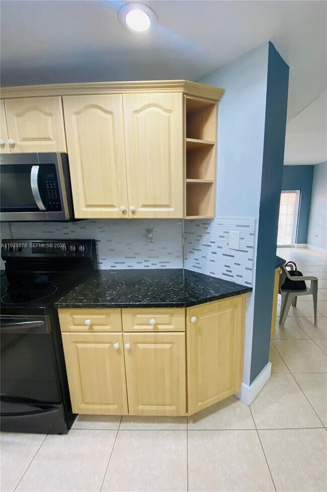 Building Photo - 17415 NW 75th Pl