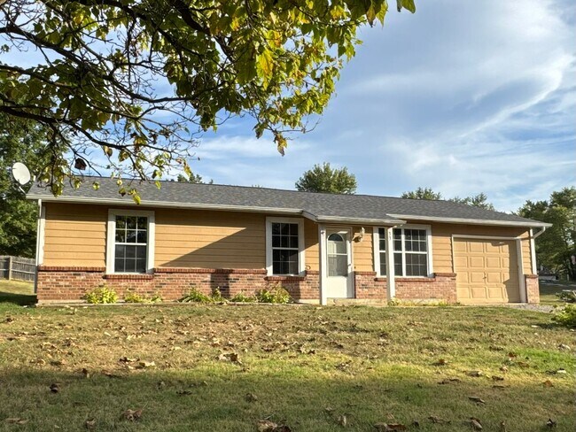 Primary Photo - 3 Bed 2 Bath House For Rent in Winfield, MO