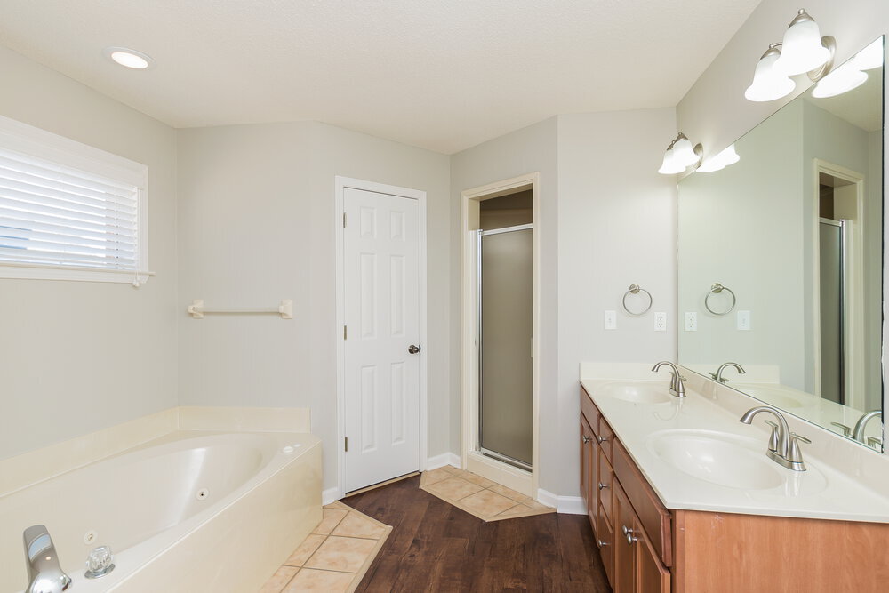 Building Photo - 4184 Destin Dr