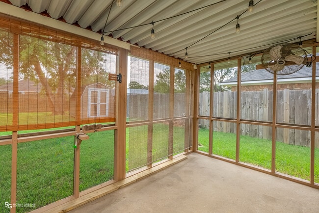 Building Photo - 5709 Bluebonnett Dr