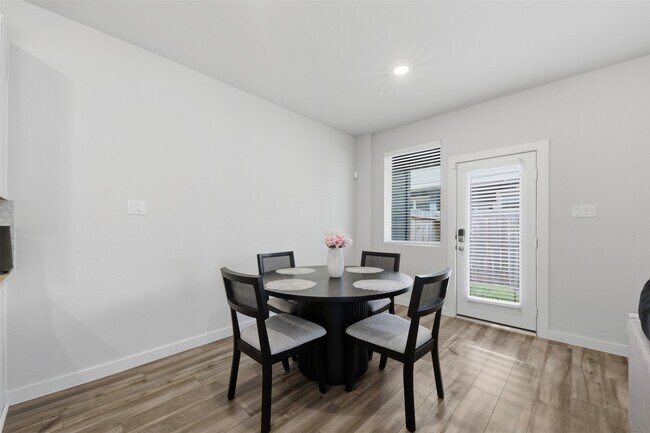 Building Photo - 635 Salt Marsh Trl