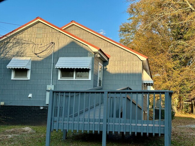 Building Photo - 3 Bedroom Newly Renovated Home in Central SC