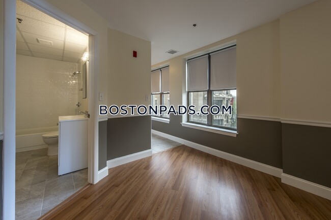 Building Photo - 1088 Boylston St