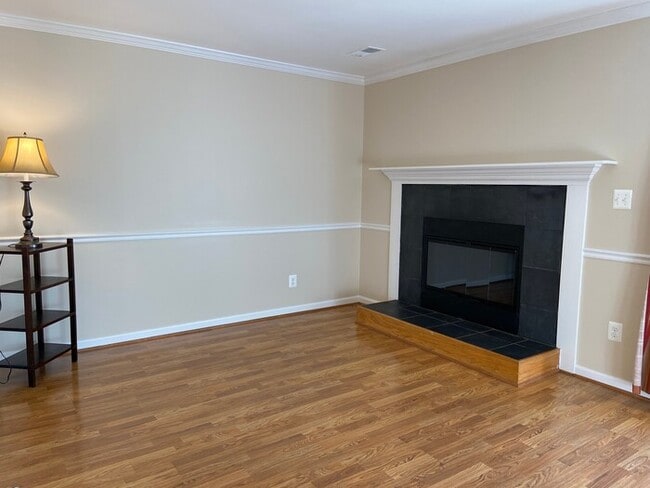 Building Photo - 310 S 11th St