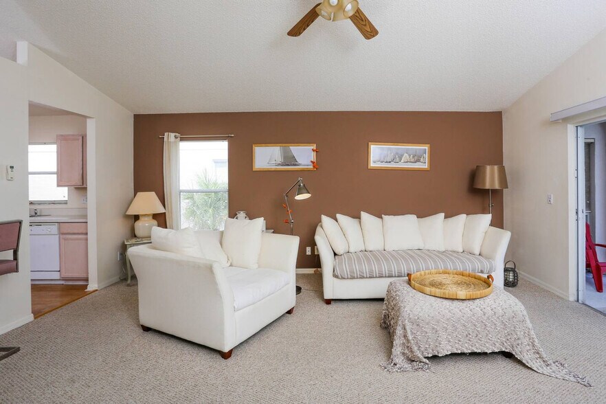 Building Photo - 4888 Sabal Harbour Dr