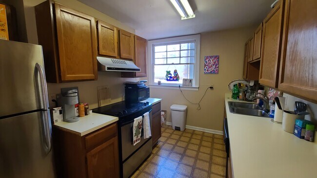 Kitchen - 2219 Terrace Way