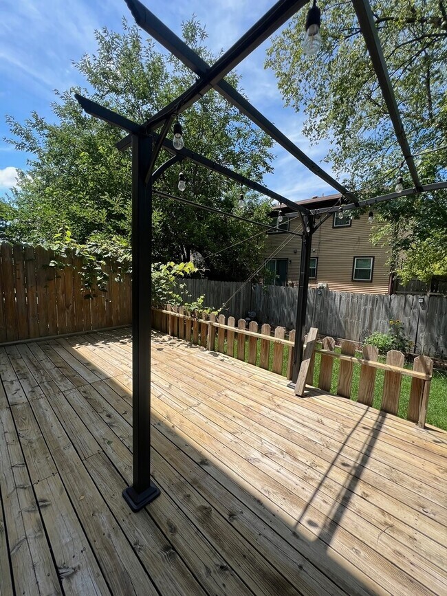 Building Photo - 1467 Chippewa Trail