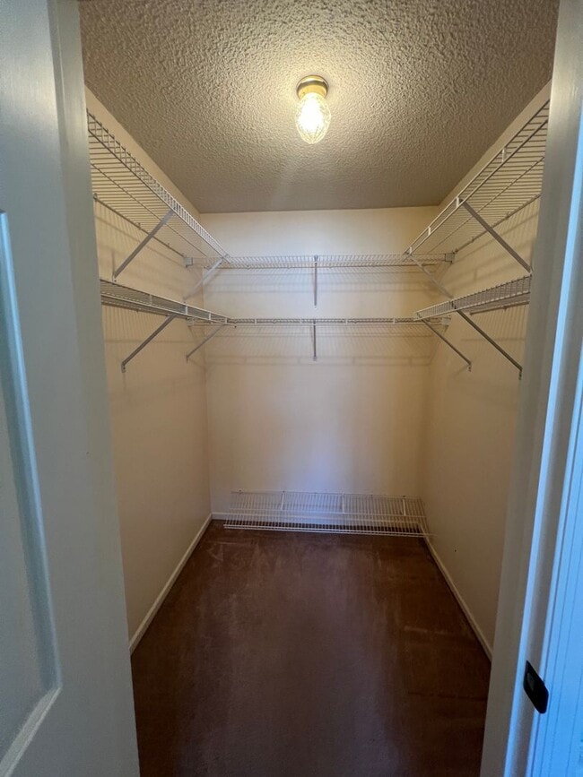 Building Photo - Beautiful 2-bedroom, 2-bathroom Townhome!