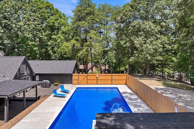 Building Photo - 4225 Twin Rivers Dr