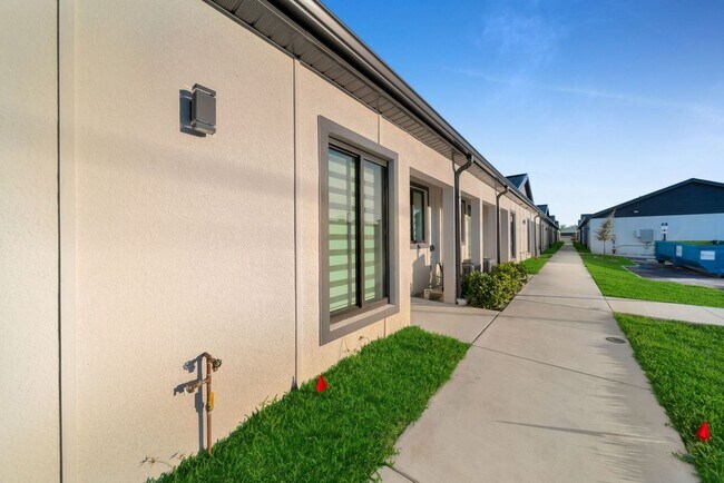 Building Photo - 4502 Orchid Blvd