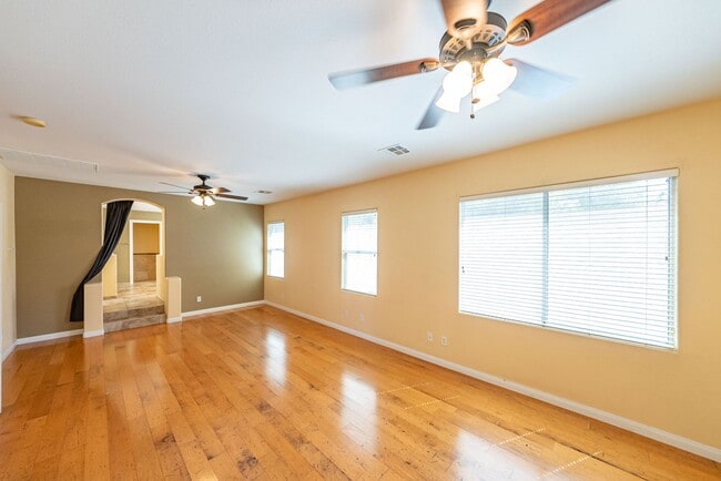 Building Photo - Beautiful 4-bedroom home located in Henderson