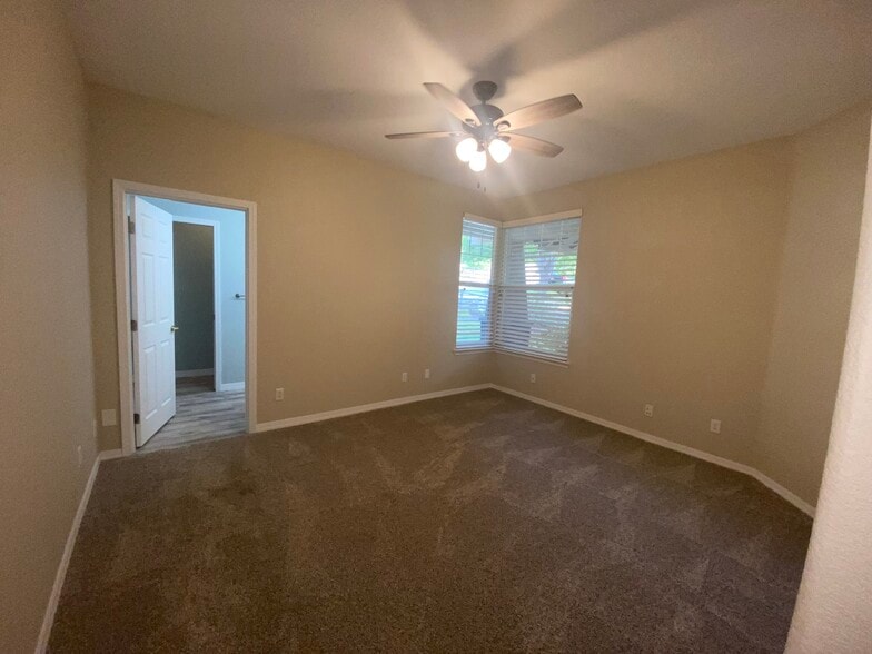 Building Photo - 625 Asilo