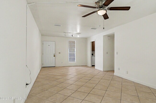 Building Photo - 1557 El Prado Rd