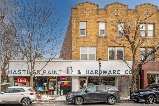 Building Photo - 548 Warburton Ave