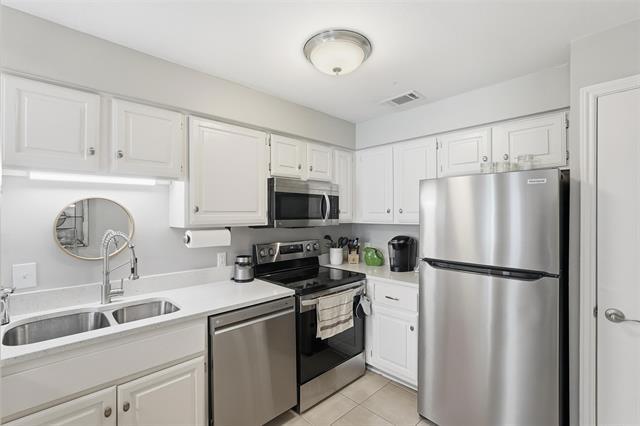 Building Photo - 6220 Bentwood Trail