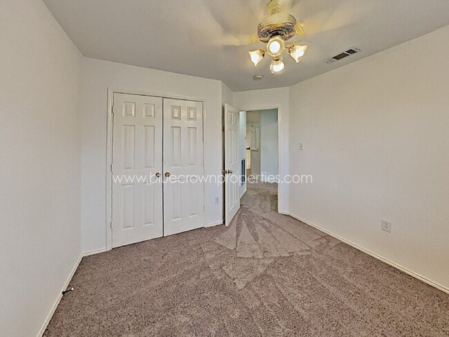 Building Photo - 1700 Cresthill Dr