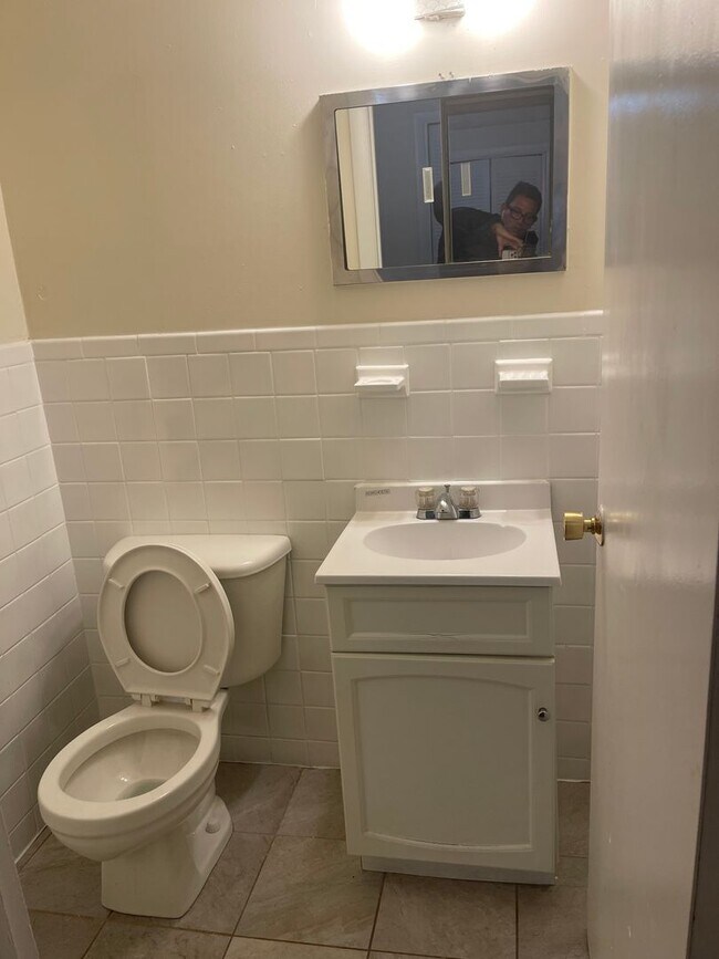 Building Photo - PACKARDS CORNER BU,  Renovated 3 bed  NO FEE ..Open Layout, Porch, 1.5 bath  equal Large bedrooms...