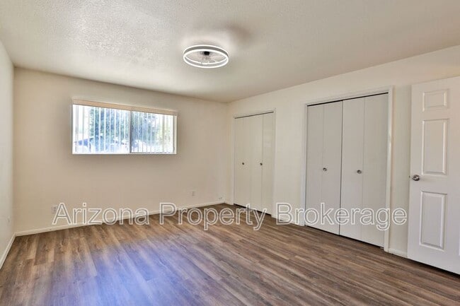 Building Photo - 1326 E Downing St