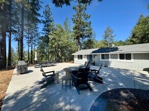 Building Photo - 4425 Sierra Springs Dr