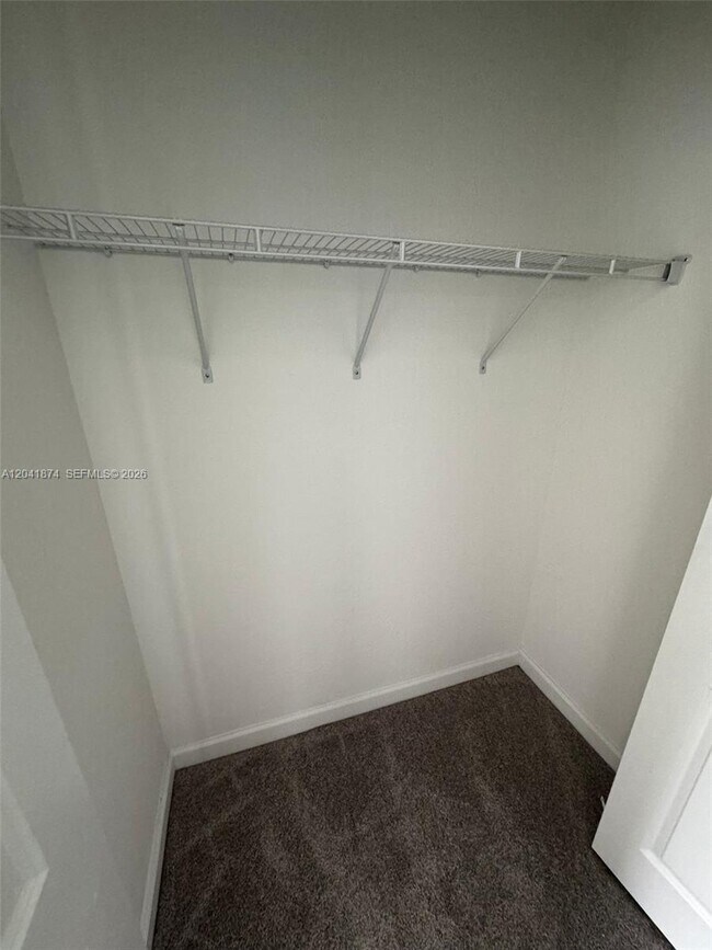 Building Photo - 285 SW 159th Ln