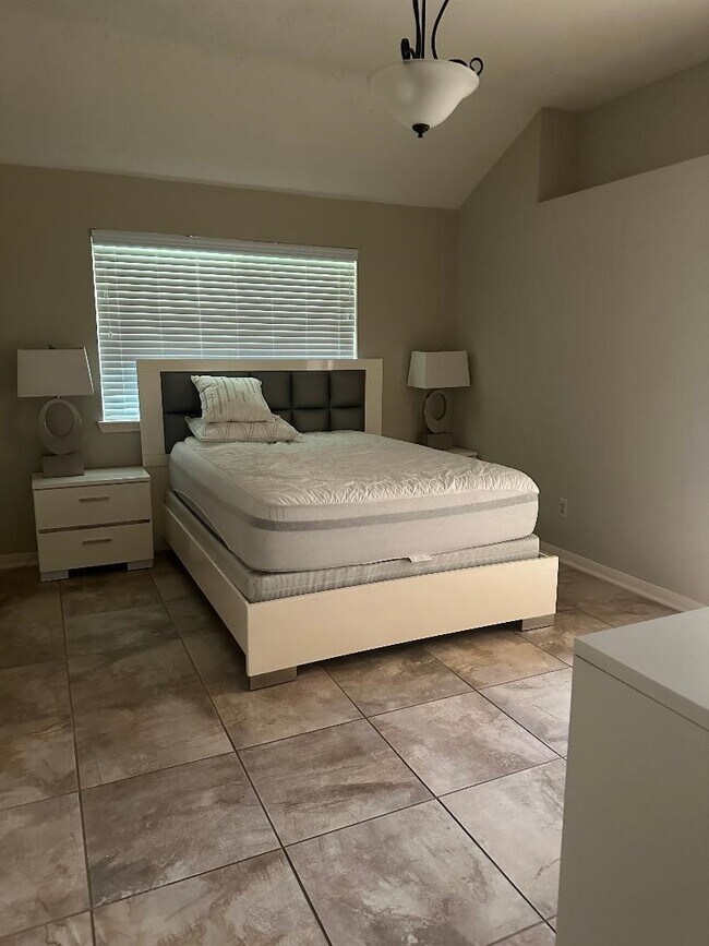 Building Photo - 3826 Carya Cir