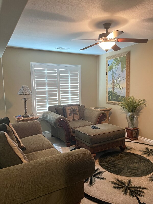 Building Photo - 8418 Lourenco Ln