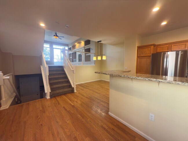 Building Photo - $O DEPOSIT OPTION. SPACIOUS 3-BEDROOM TOWNHOUSE IN KENSINGTON TOWNHOMES