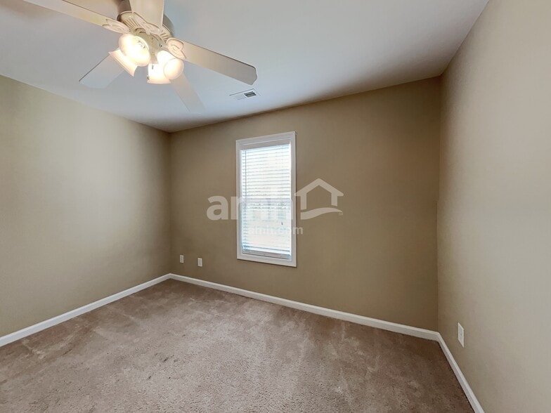 Building Photo - 2701 Mortise Ct